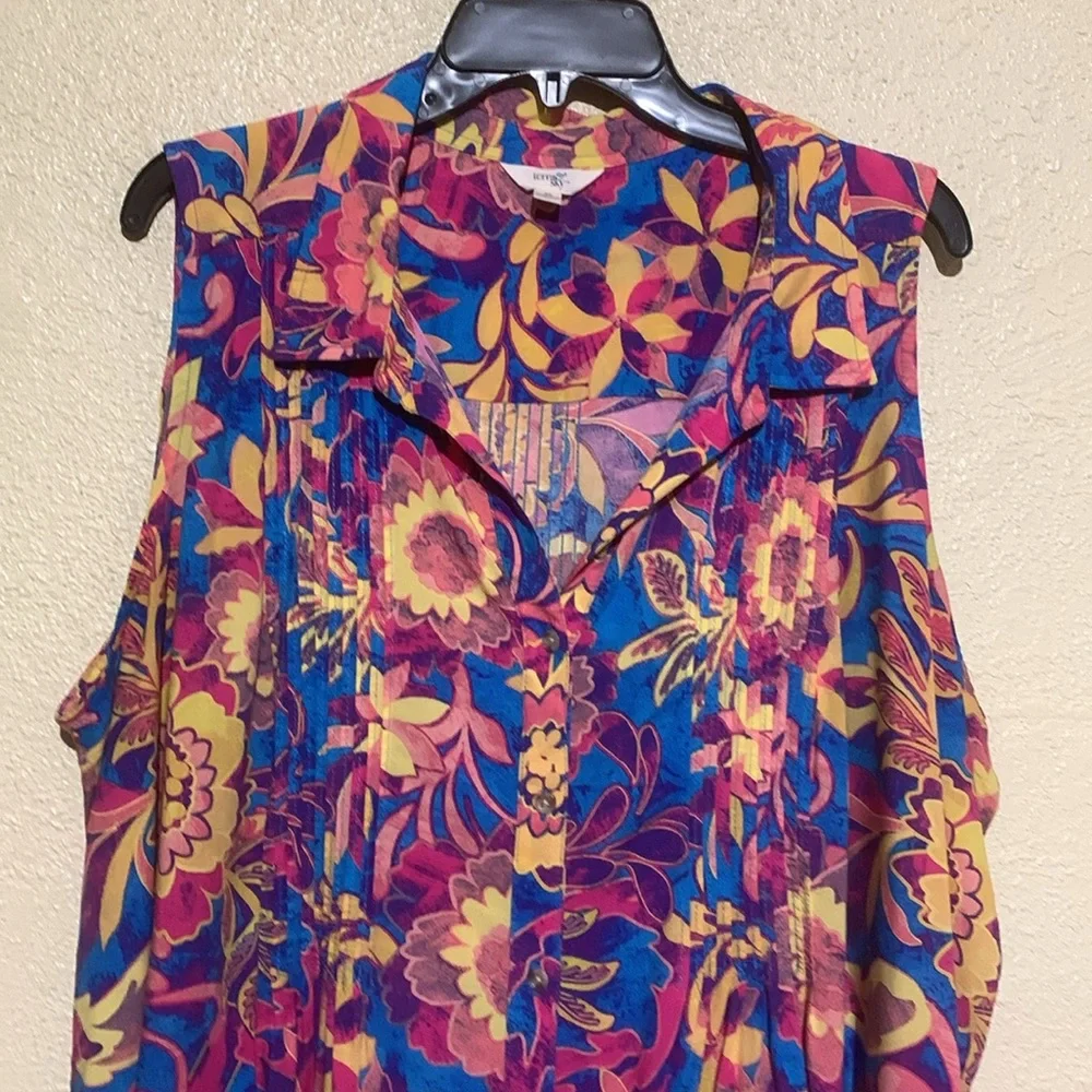 Terra & Sky Top 2X Blue Pink Yellow Floral Sleeveless Front Buttons Viscose - Picture 3 of 16